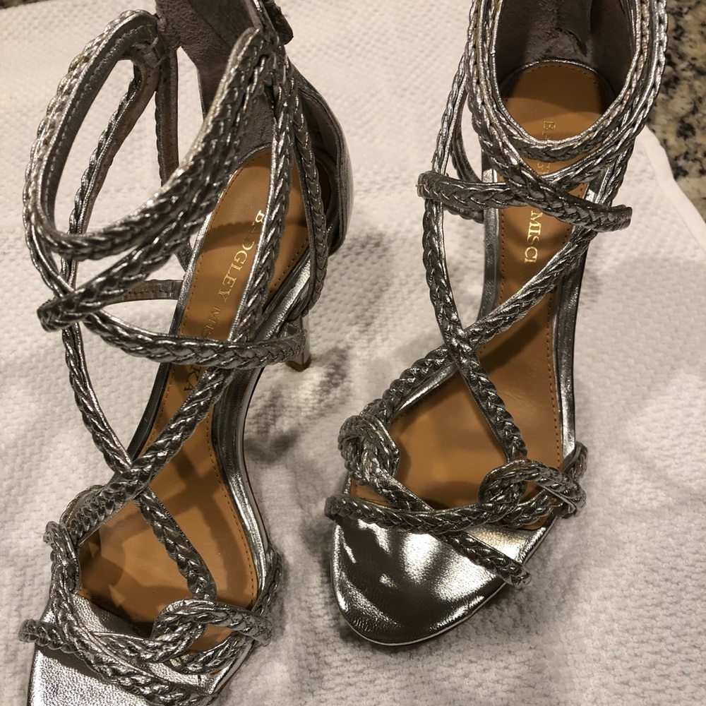 Badgley Mischka 6.5 silver heel